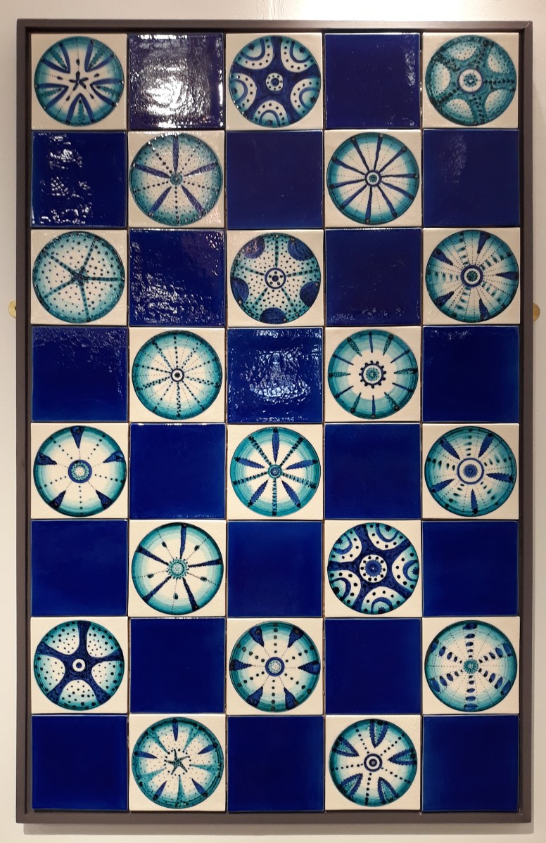 Diatom tiles on crackle glaze