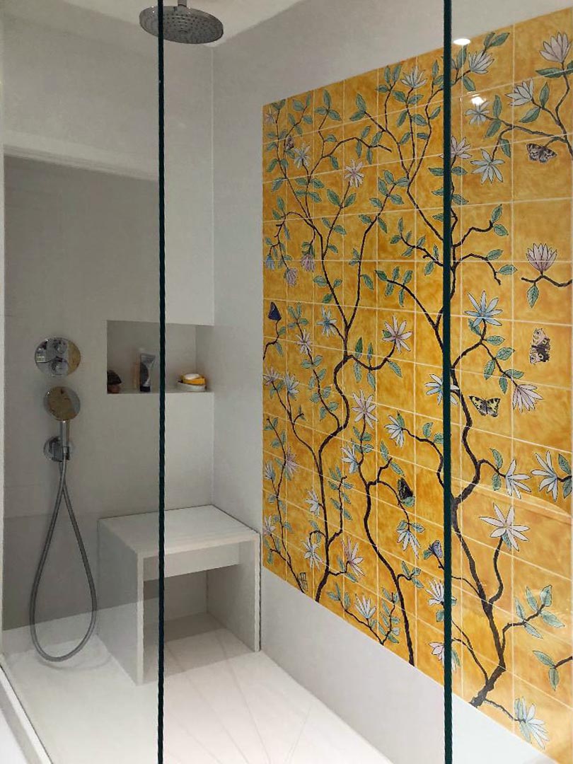 Chinoiserie shower tiles