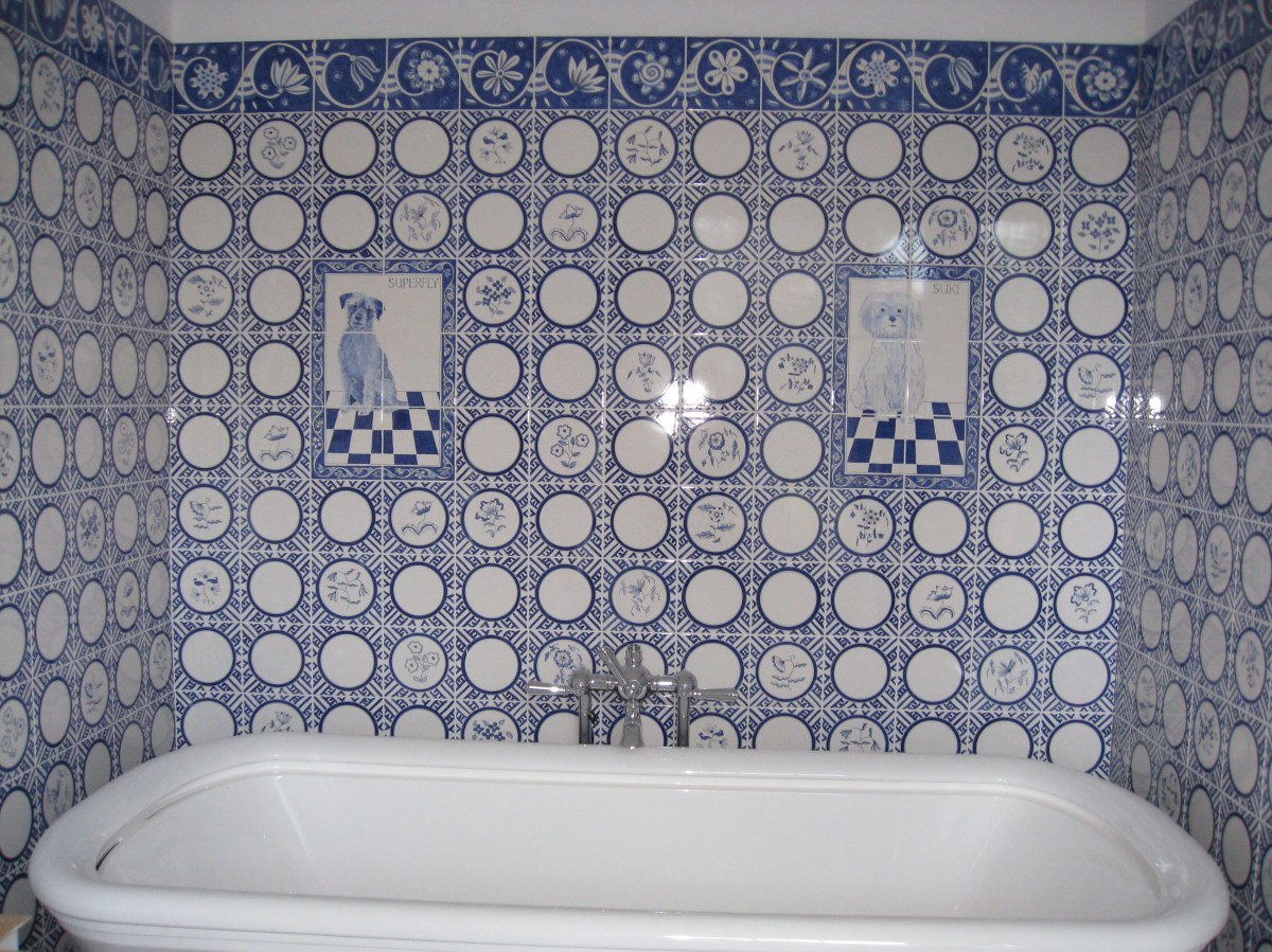 Delft tiles with dogs