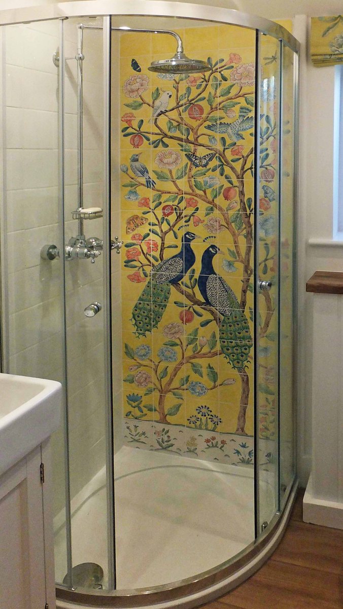 Chinoiserie tiled shower